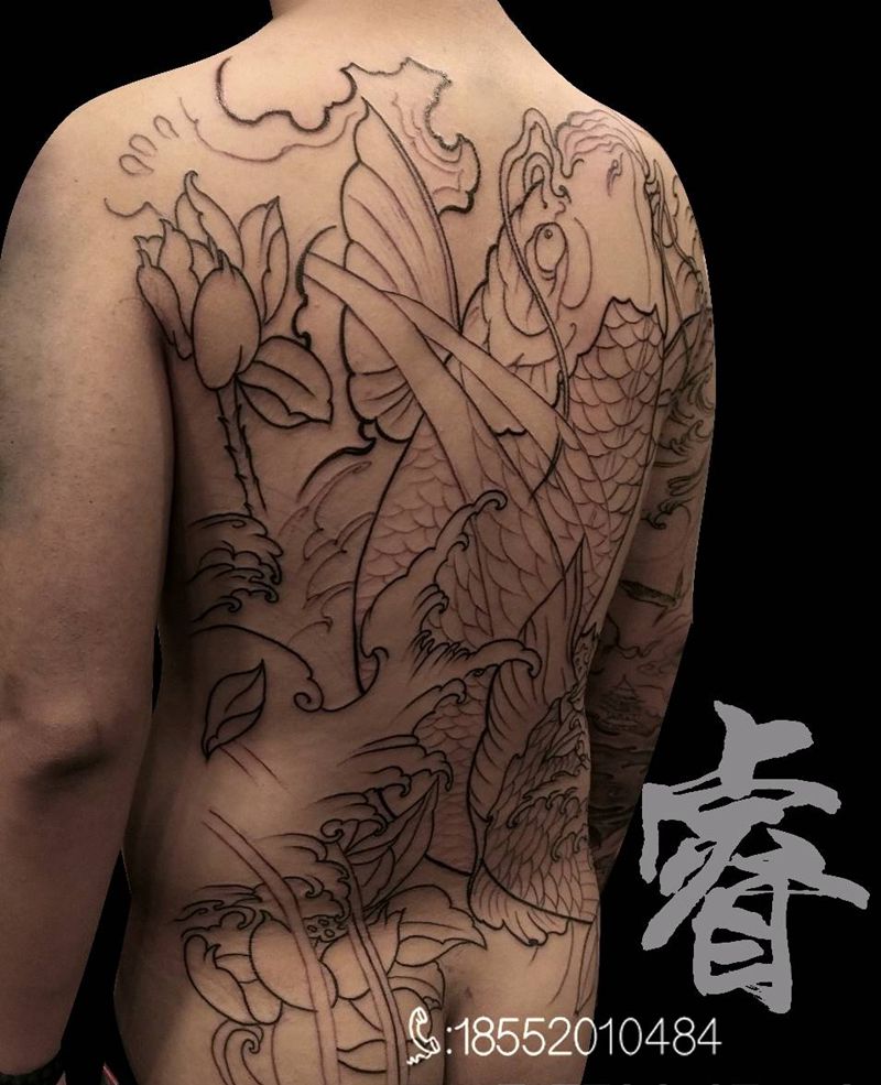 满背鱼线条完成纹身图片_新传统纹身图案