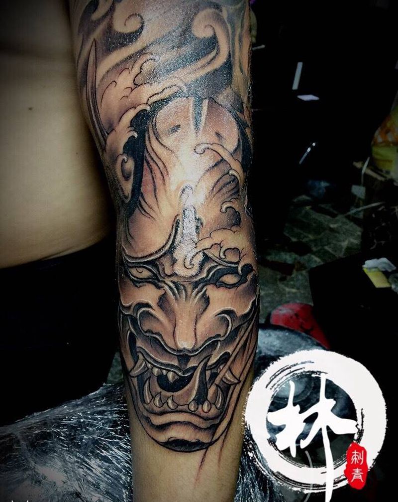 小臂黑灰般若纹身图片