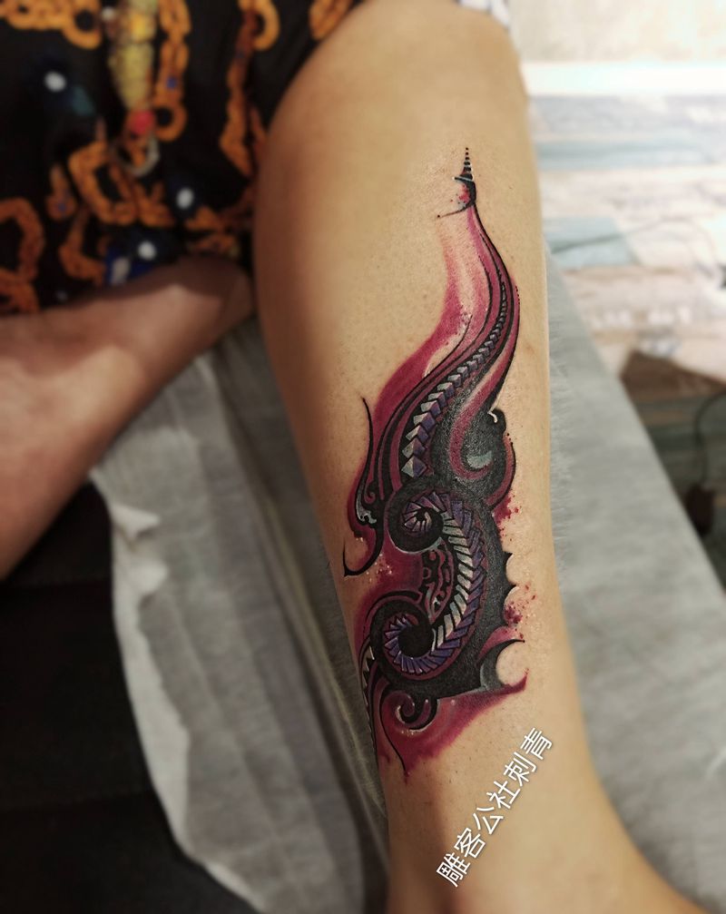 图腾修改纹身图片_腿部图腾纹身图案