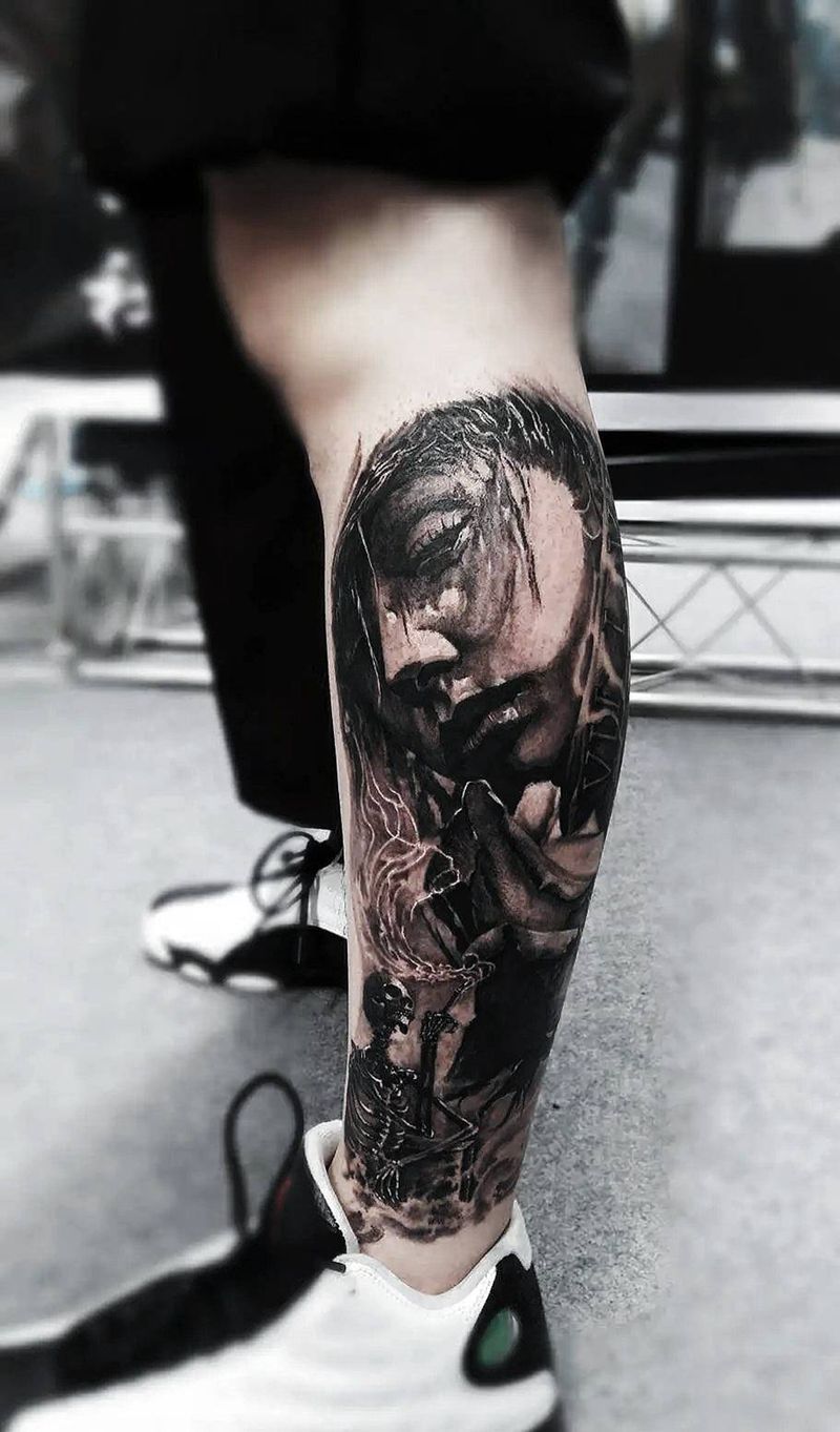 美女与骷髅纹身图片_腿部欧美写实纹身图案