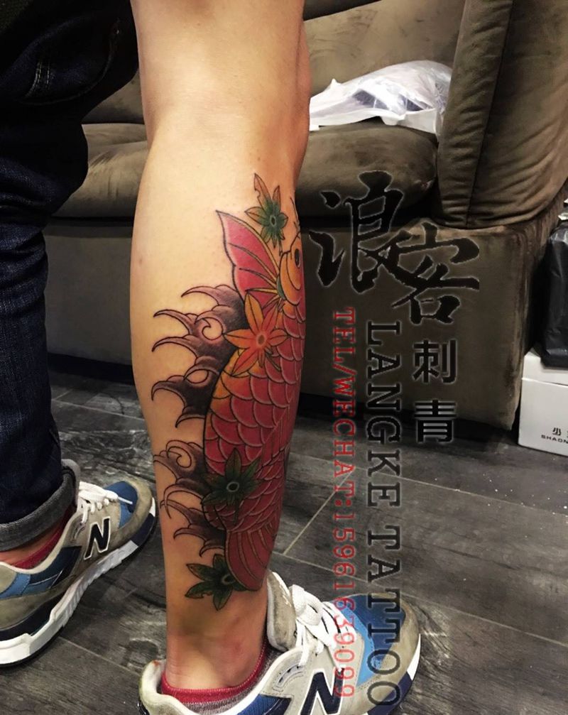 传统锦鲤纹身图片_成品传统江阴无锡花臂腿部纹身图案
