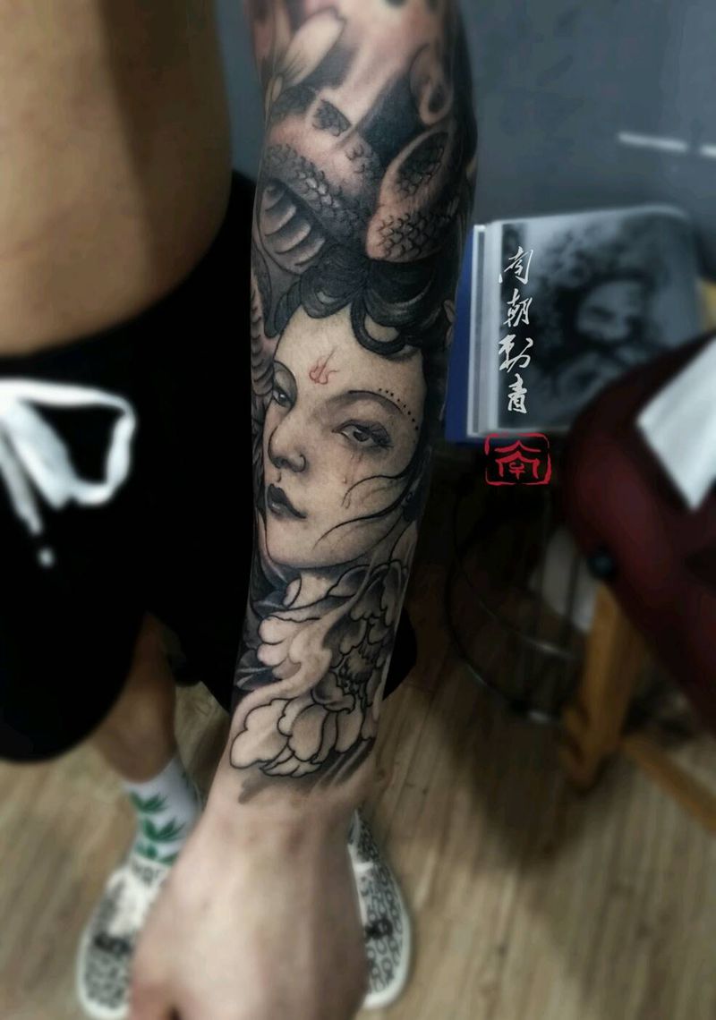 艺妓纹身图片_手臂新传统艺妓纹身图案