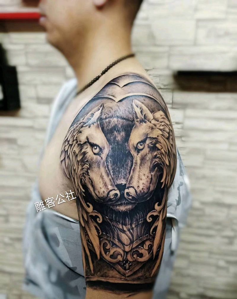 狼纹身图片_手臂欧美写实新传统纹身图案