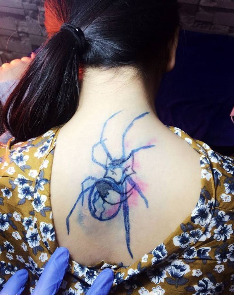 蜘蛛精大战狐狸精纹身图片_成品颈部原创动物清新纹身图案