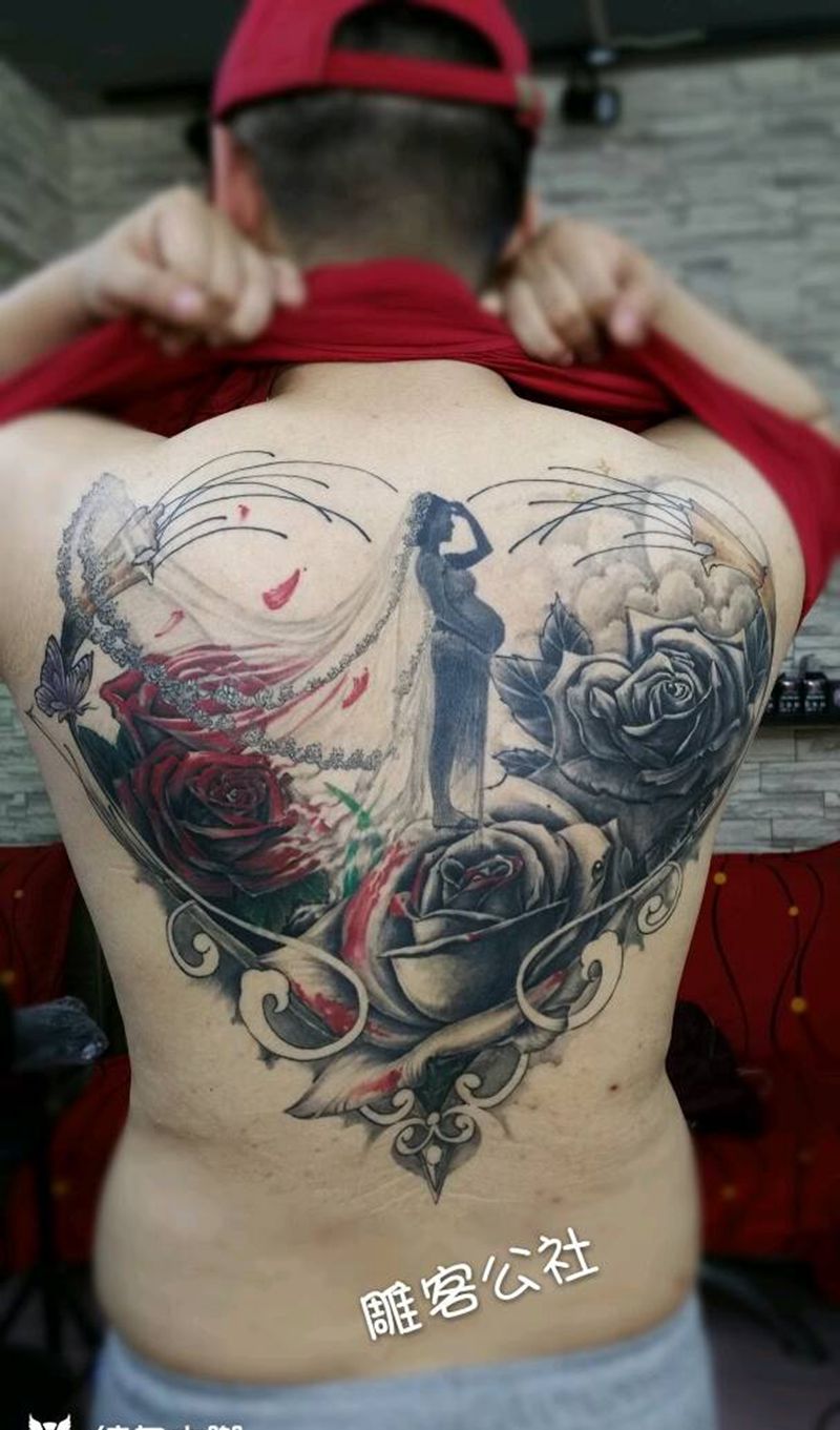玫瑰纹身图片_背部写实人物植物原创纹身图案
