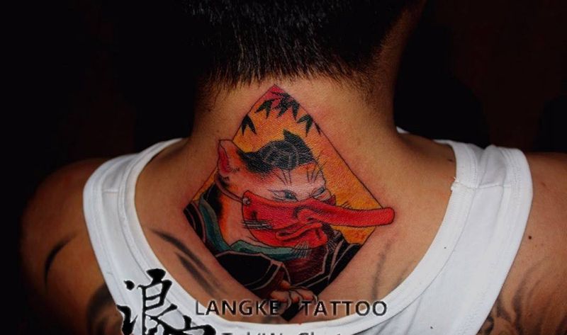 猫咪纹身图片_江阴无锡传统颈部成品纹身图案