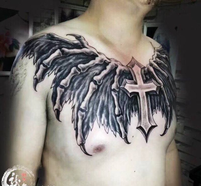 魔法翅展纹身图片_成品胸部欧美原创纹身图案