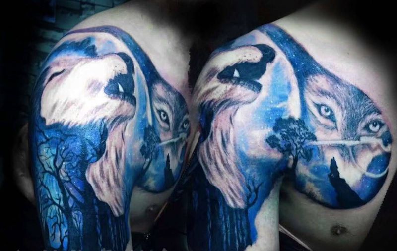 梦幻森林纹身图片_成品胸部肩部写实动物原创纹身图案