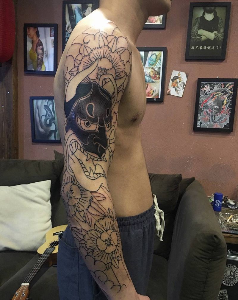 般若花臂牡丹花纹身图片