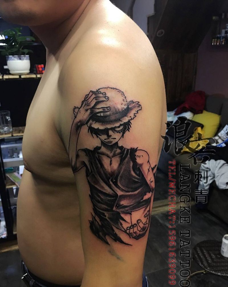 路飞桑纹身图片_无锡江阴花臂传统人物肩部臀部纹身图案