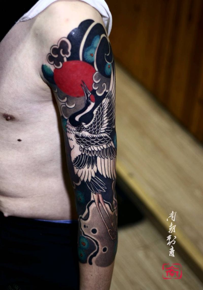 日式七分袖仙鹤纹身图片_手臂老传统仙鹤纹身图案