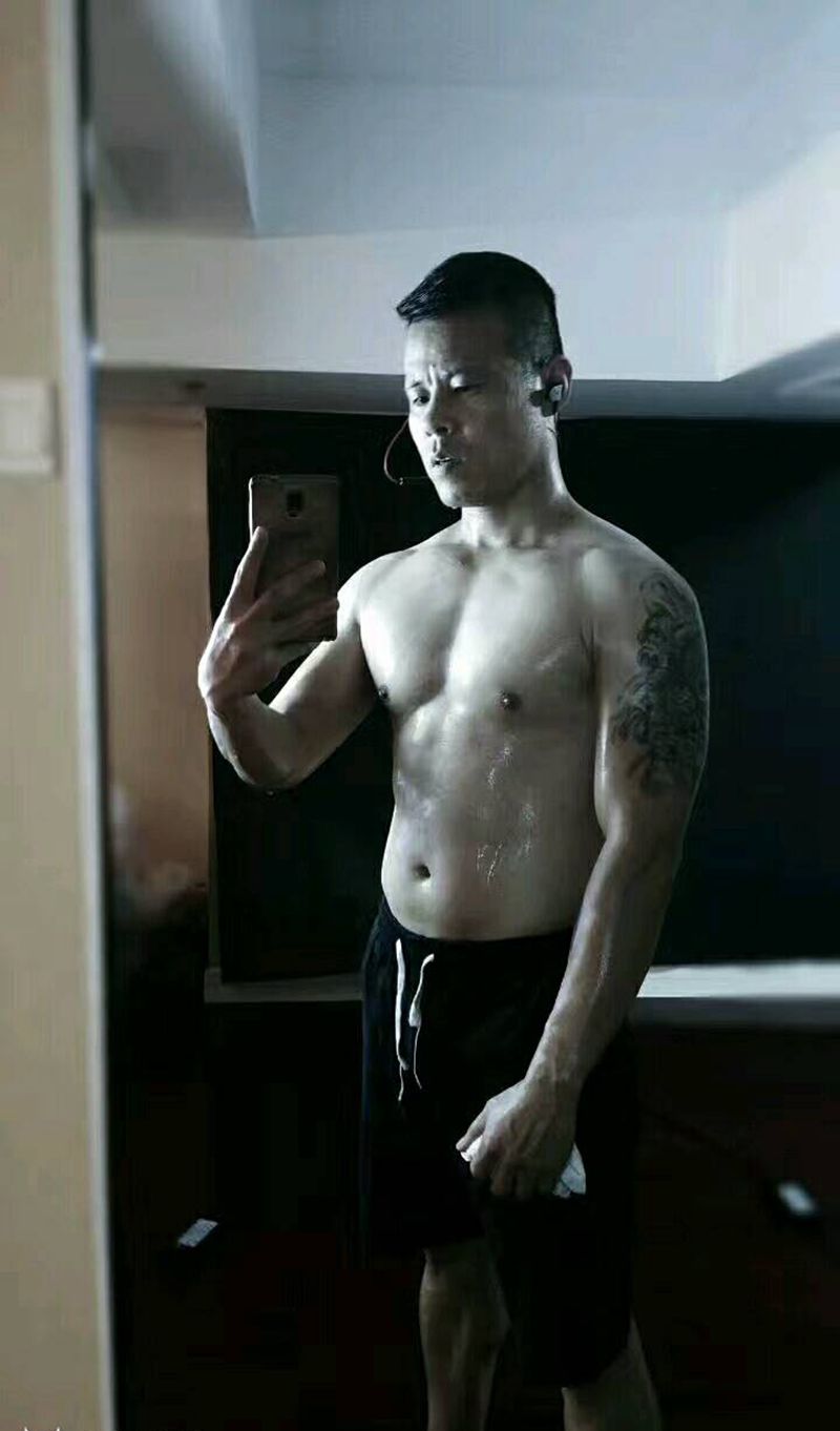 爱健身纹身图片_人物纹身图案