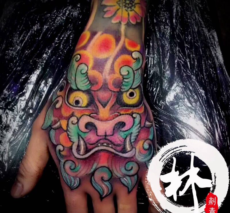 唐狮子纹身图片