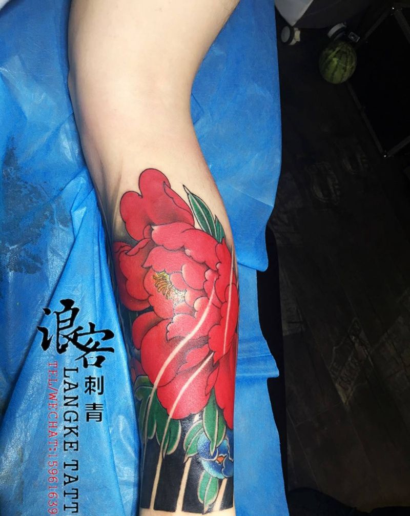牡丹花纹身图片_传统植物成品腿部纹身图案