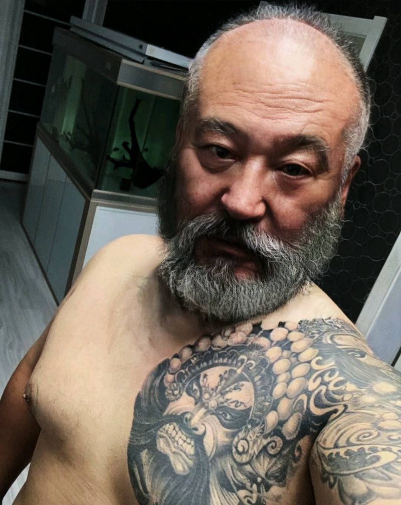 老头纹身图片_胸部手臂新传统纹身图案