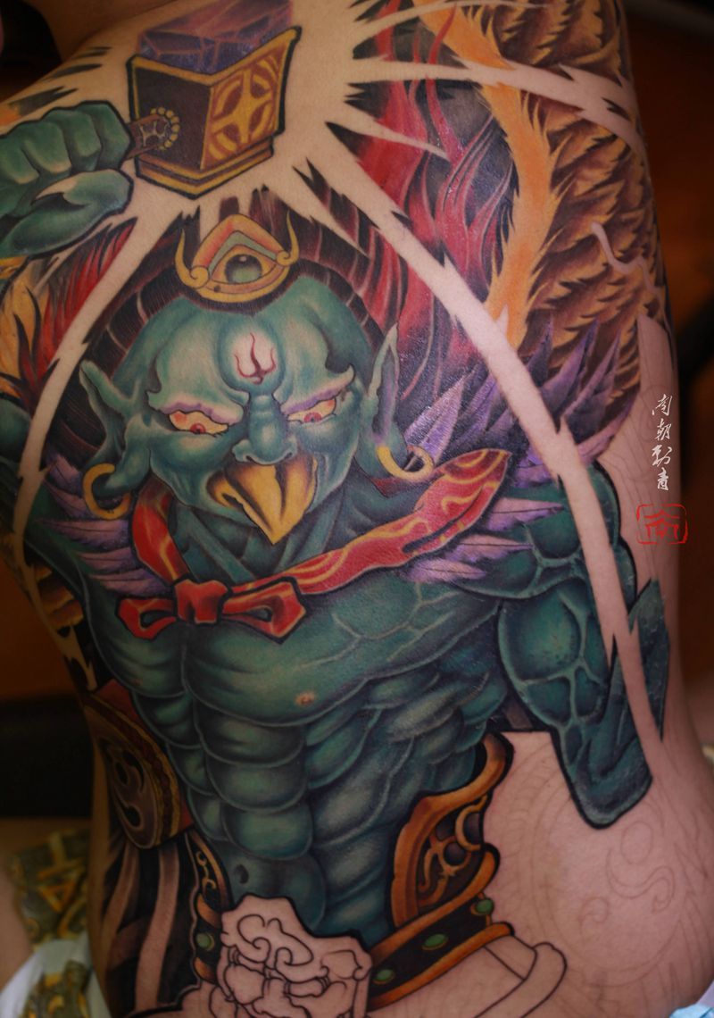 雷神纹身图片_背部新传统纹身图案