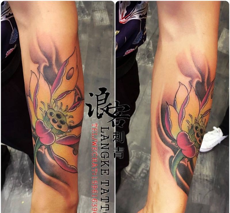 荷花纹身图片_成品传统动物人物植物纹身图案