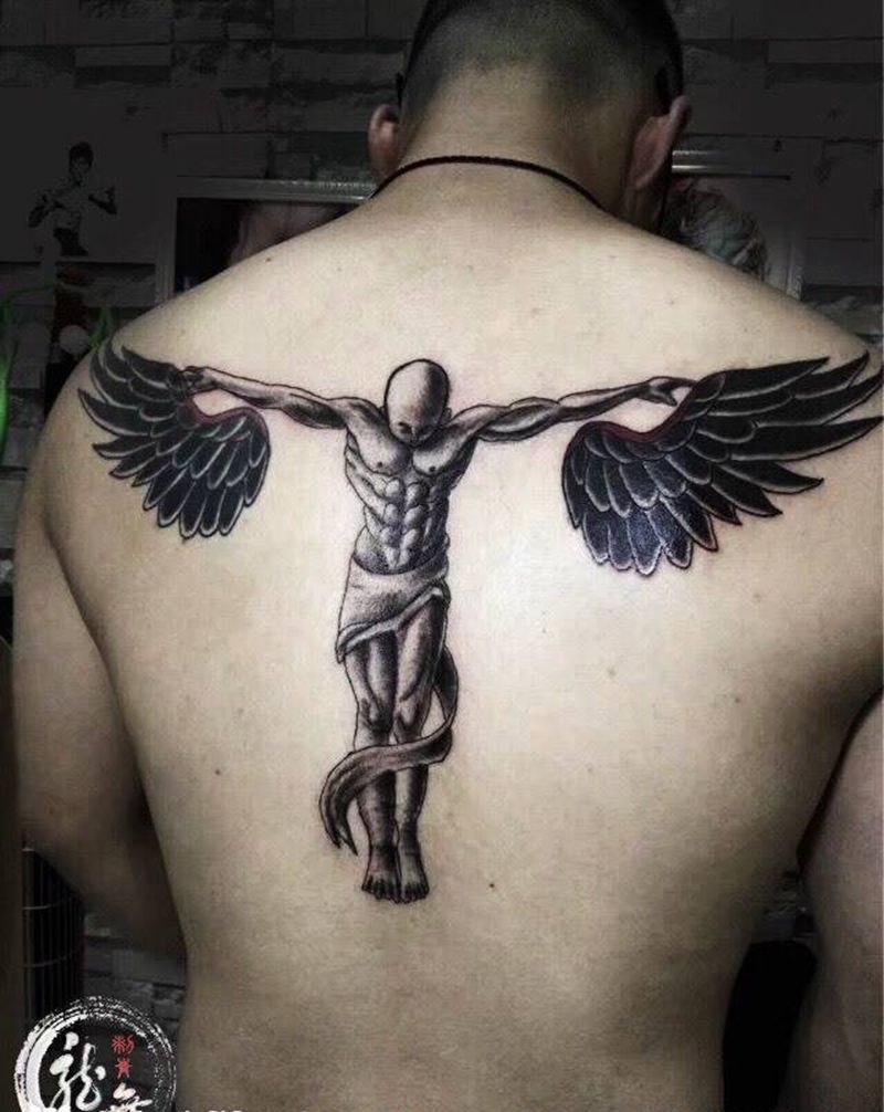 长翅膀的男人纹身图片