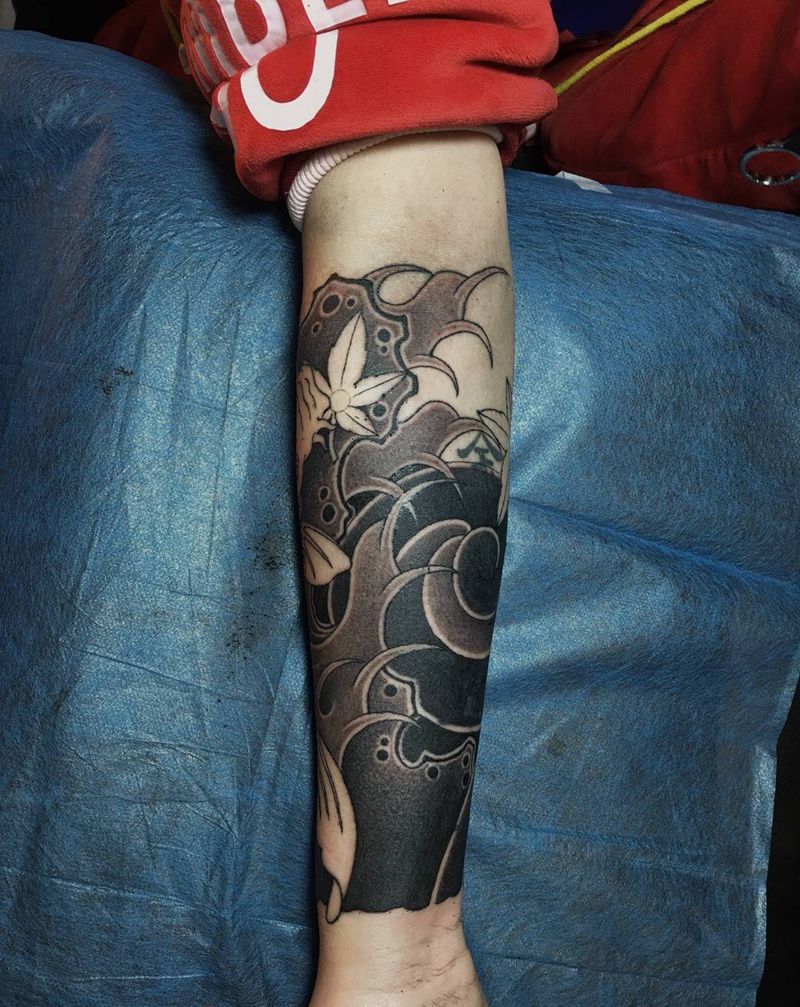 鲤鱼花臂纹身图片