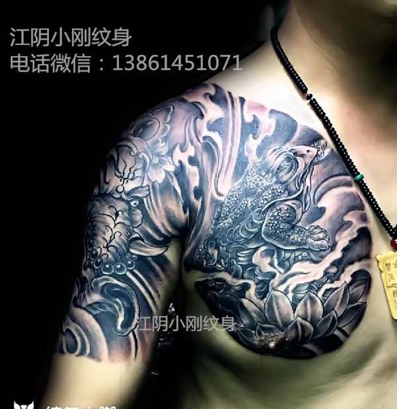 黑灰半甲纹身图片_手臂纹身图案