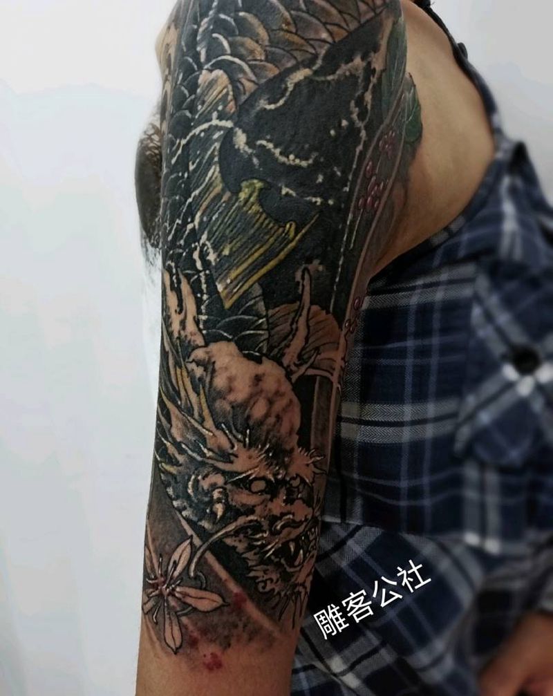 鳌鱼纹身图片_手臂新传统纹身图案