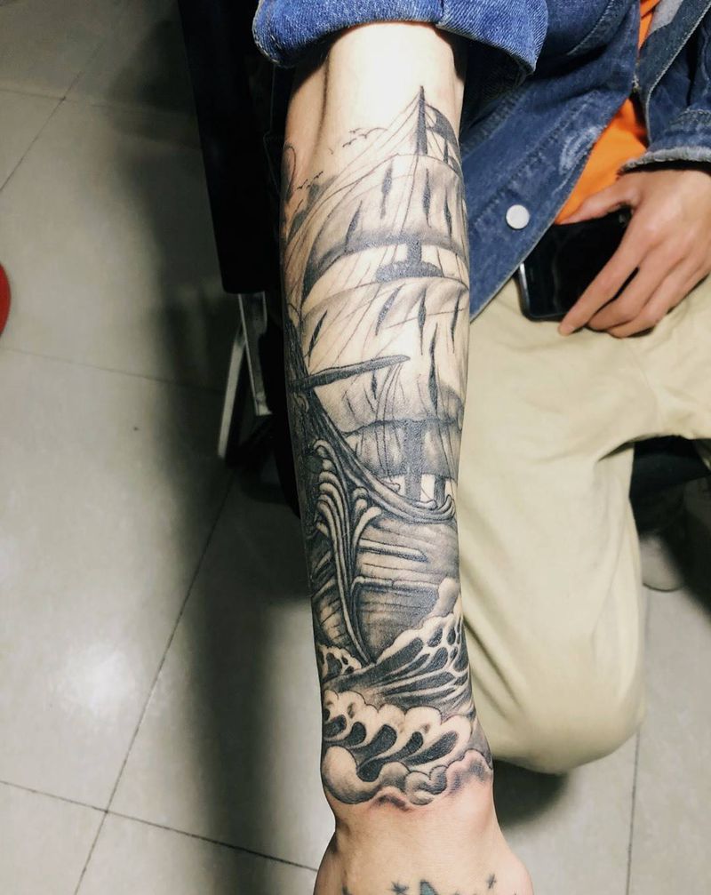 一帆风顺纹身图片_手臂欧美写实纹身图案