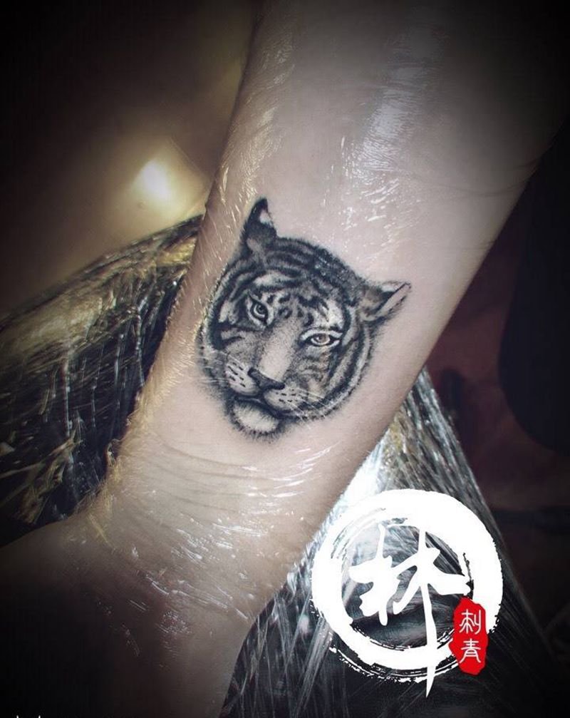虎纹身图片