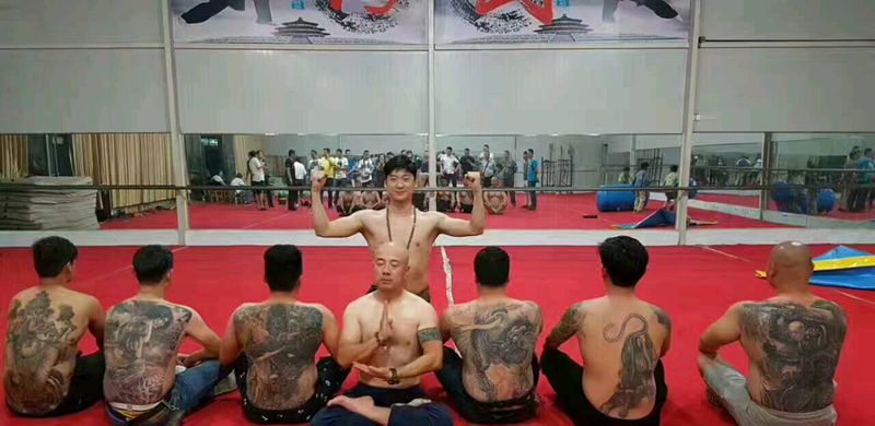 满背纹身图片_背部欧美传统动物人物纹身图案