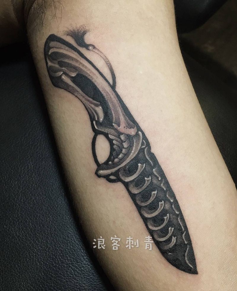 匕首纹身图片