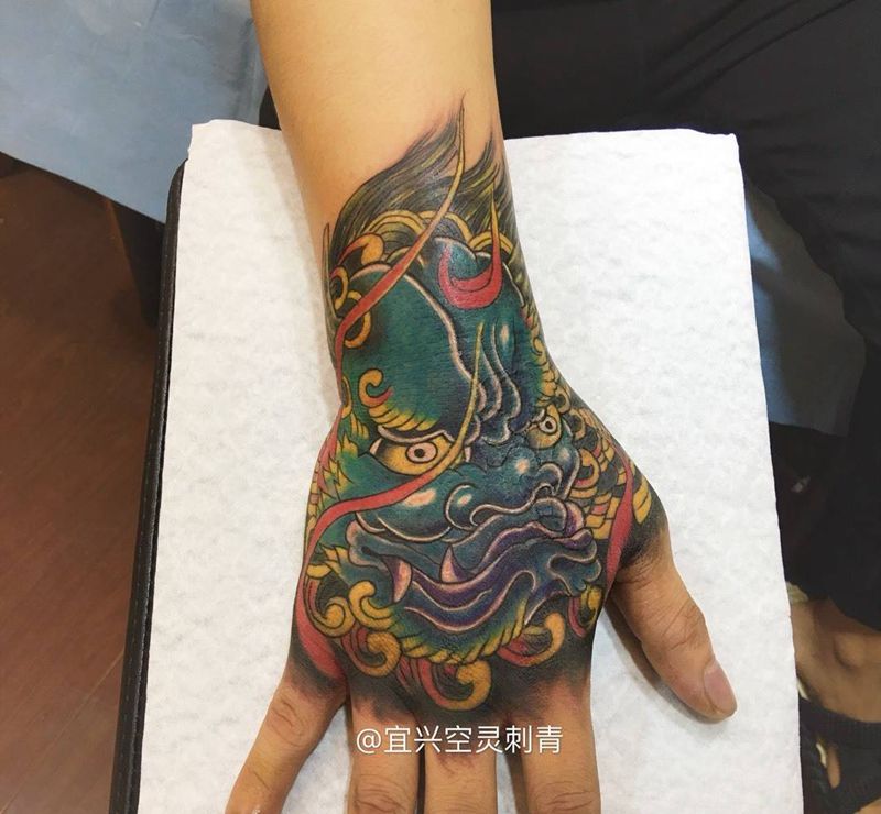 狮子遮盖纹身图片