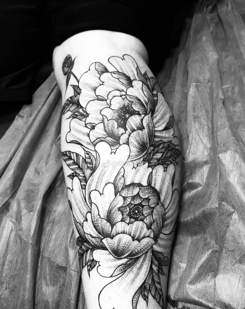 牡丹纹身图片_点刺新传统纹身图案