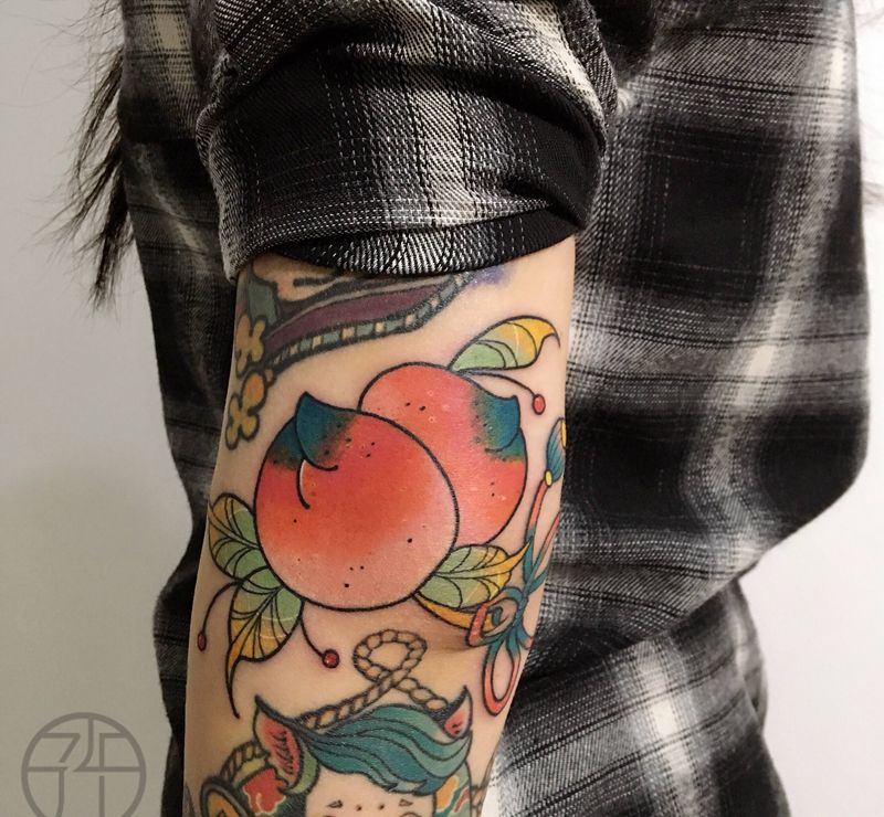 桃子纹身图片_手臂New School纹身图案