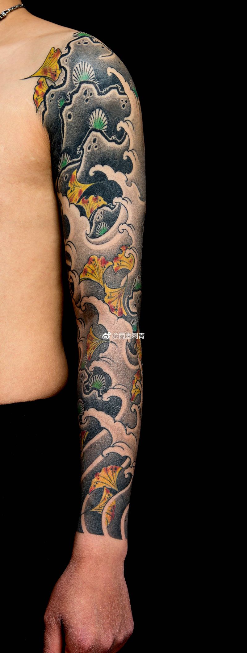 秋纹身图片_手臂纹身图案