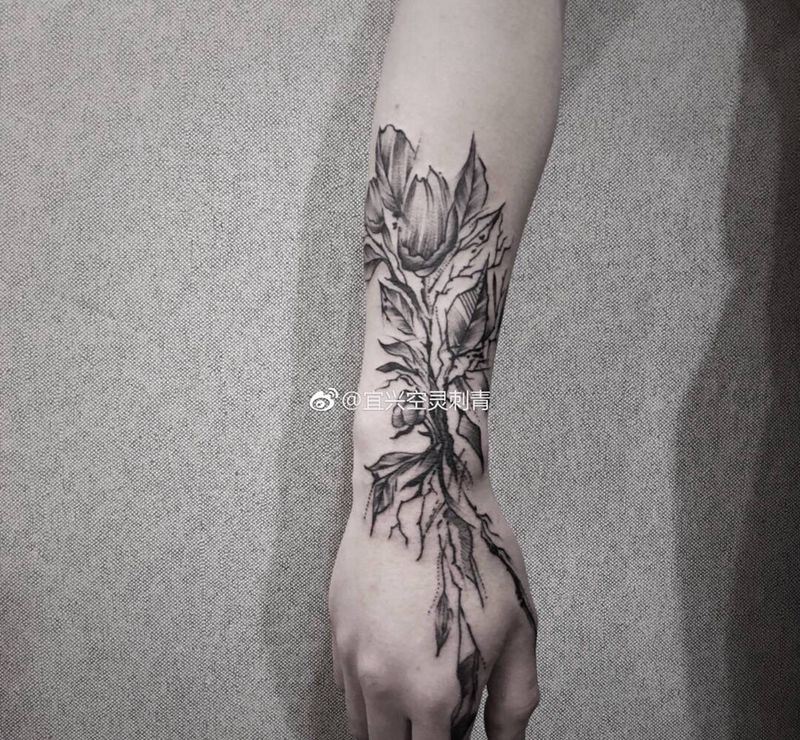 花叶纹身图片_手臂纹身图案