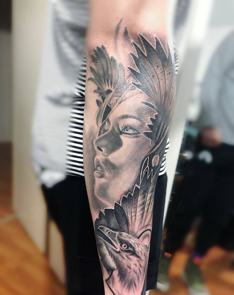 飞翔纹身图片_手臂欧美写实纹身图案