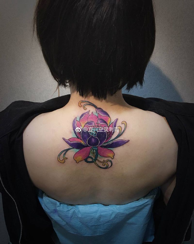 莲花纹身图片_颈部纹身图案