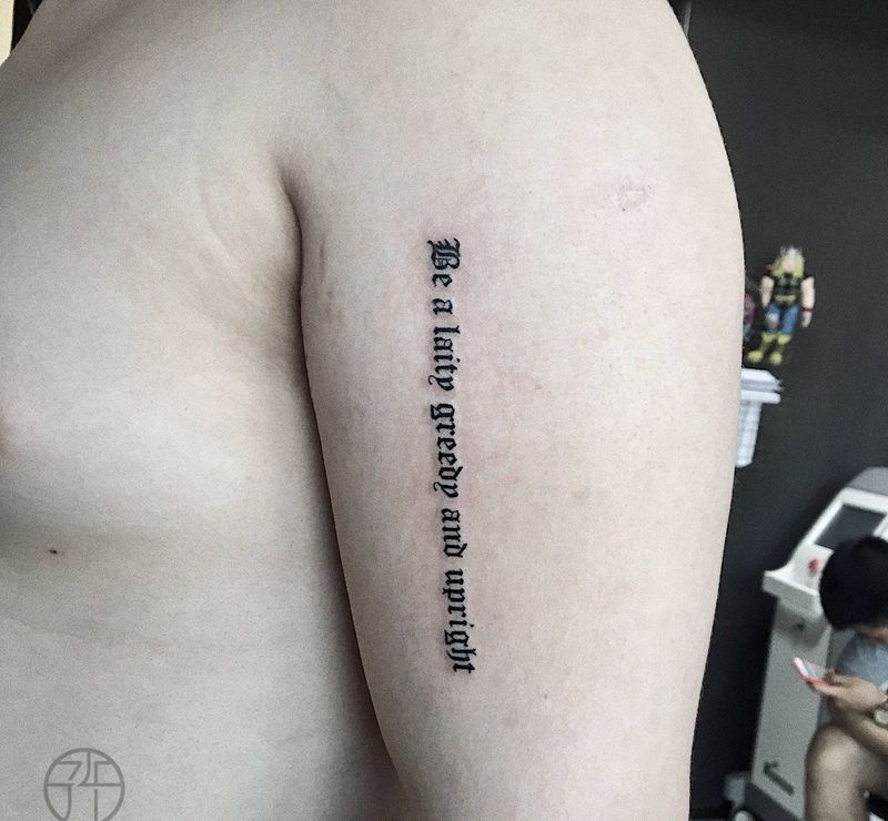 字母纹身图片_手臂纹身图案