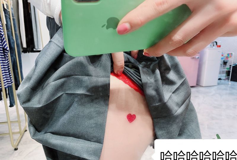 爱心纹身图片_臀部纹身图案