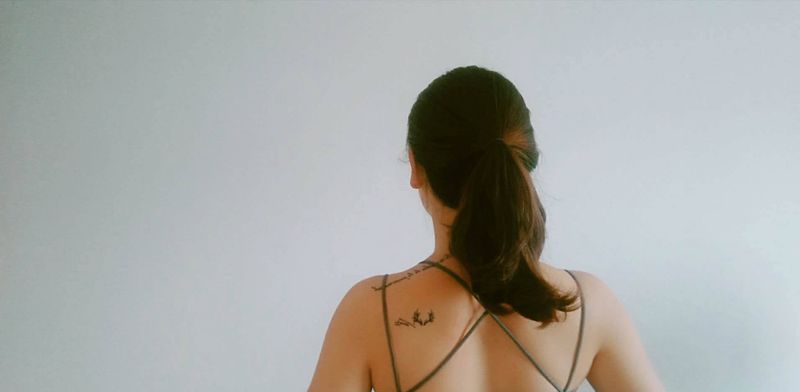 字母纹身图片_背部纹身图案