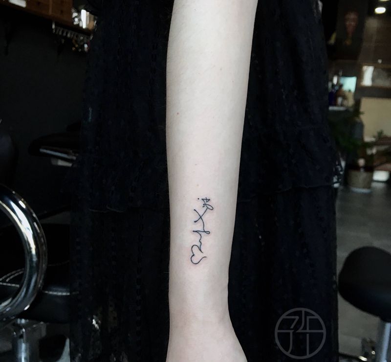 字母纹身图片_手臂纹身图案