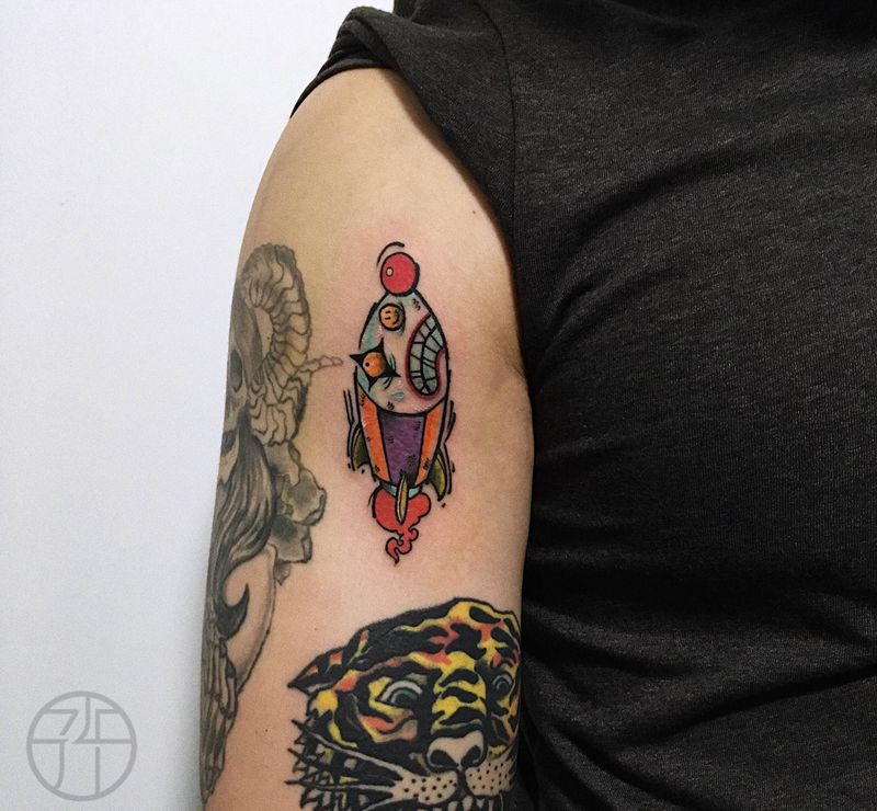 鲨鱼火箭纹身图片_手臂纹身图案