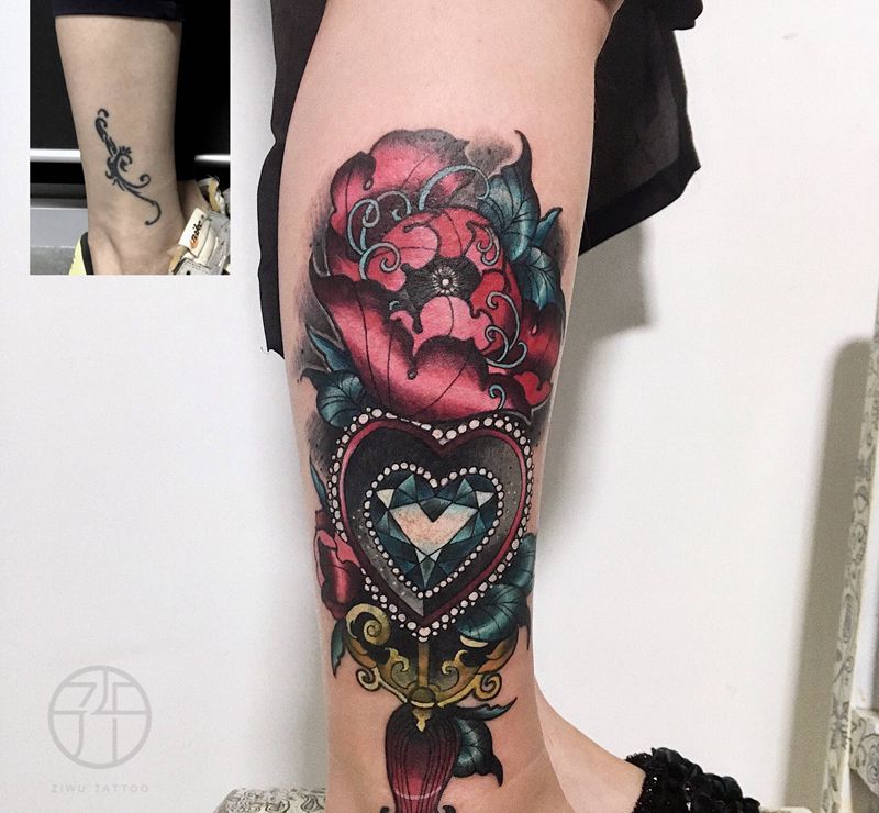 花遮盖纹身图片_腿部纹身图案