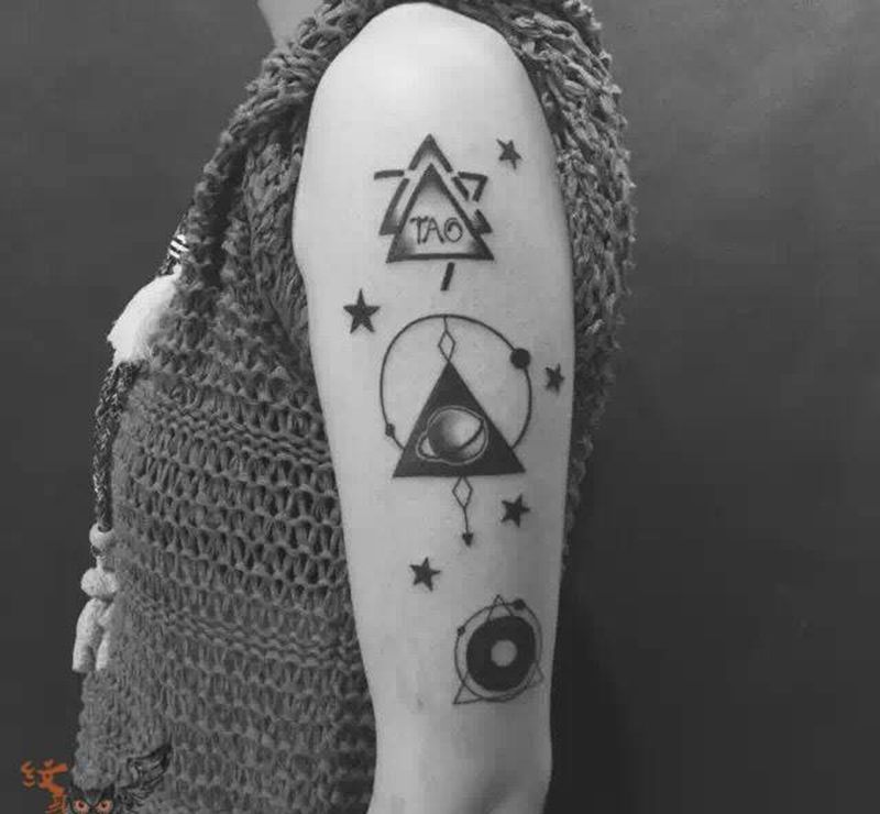 呵呵纹身图片_雨墨刺青宜兴无锡.常州手臂几何字符清新纹身图案