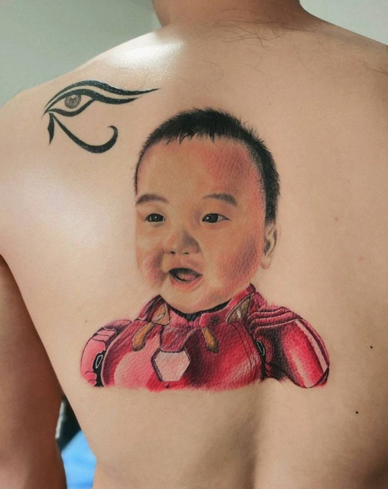 小小钢铁侠纹身图片_背部欧美写实纹身图案