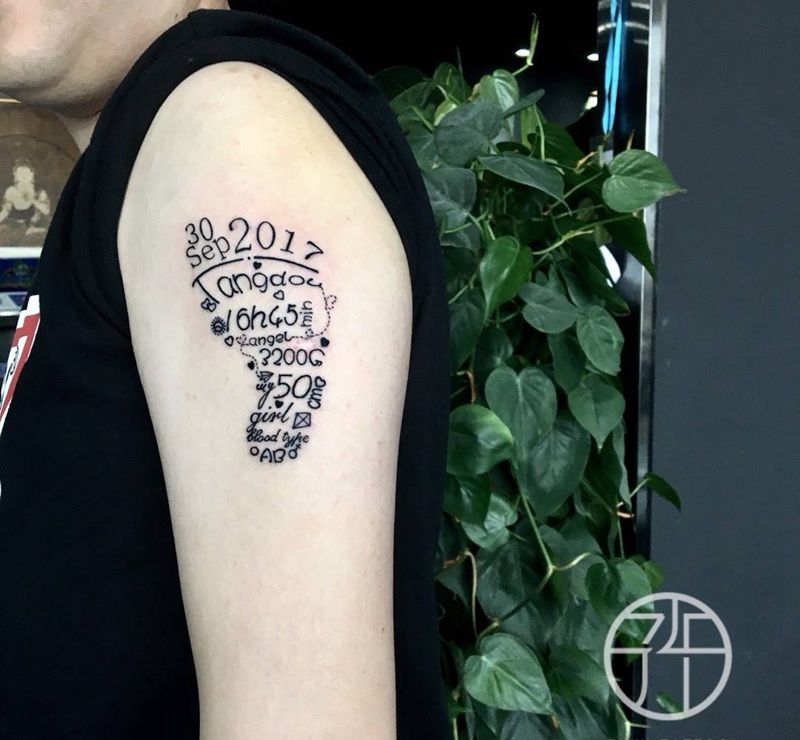 女儿脚印纹身图片