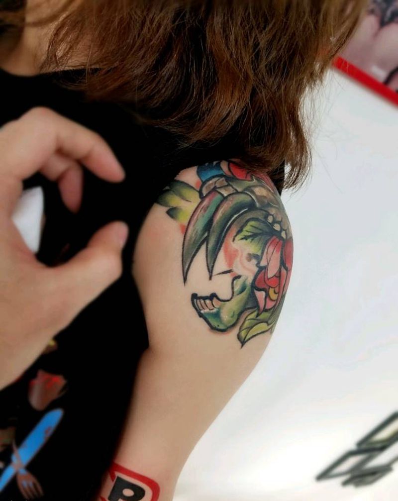 蠱牙花纹身图片_肩部New School纹身图案