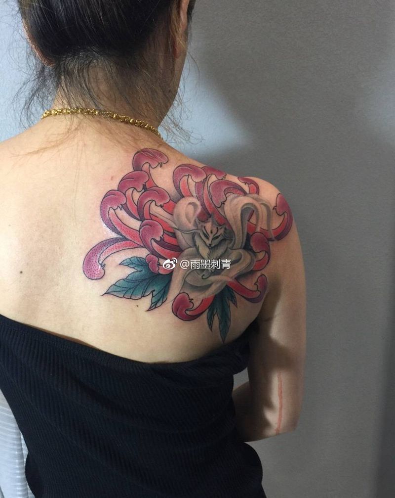 狐狸添加菊花纹身图片
