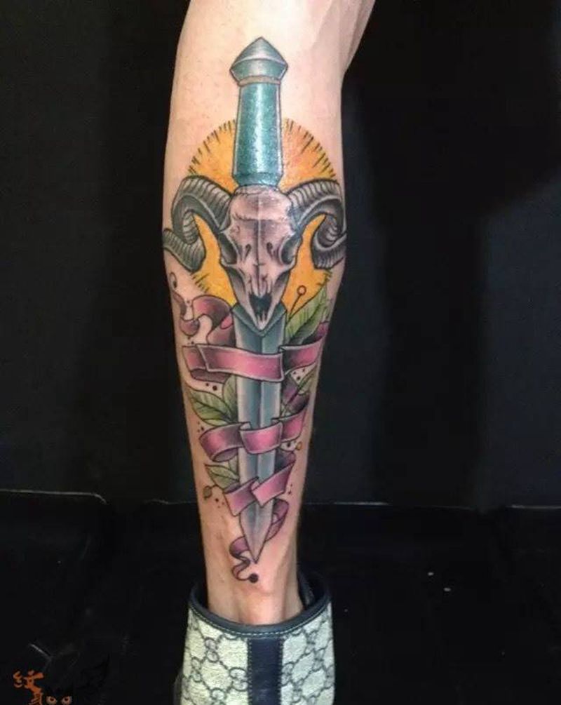 挂羊头呵呵纹身图片_雨墨刺青宜兴无锡.腿部动物图腾宗教几何原创传统纹身图案