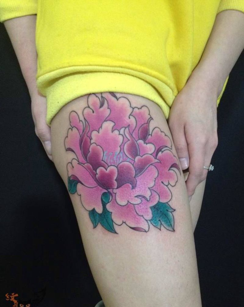 牡丹纹身图片_雨墨刺青宜兴无锡.常州腿部植物传统写实国画原创纹身图案