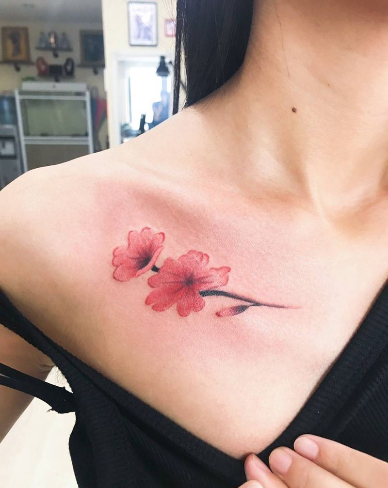 锁骨花正艳纹身图片